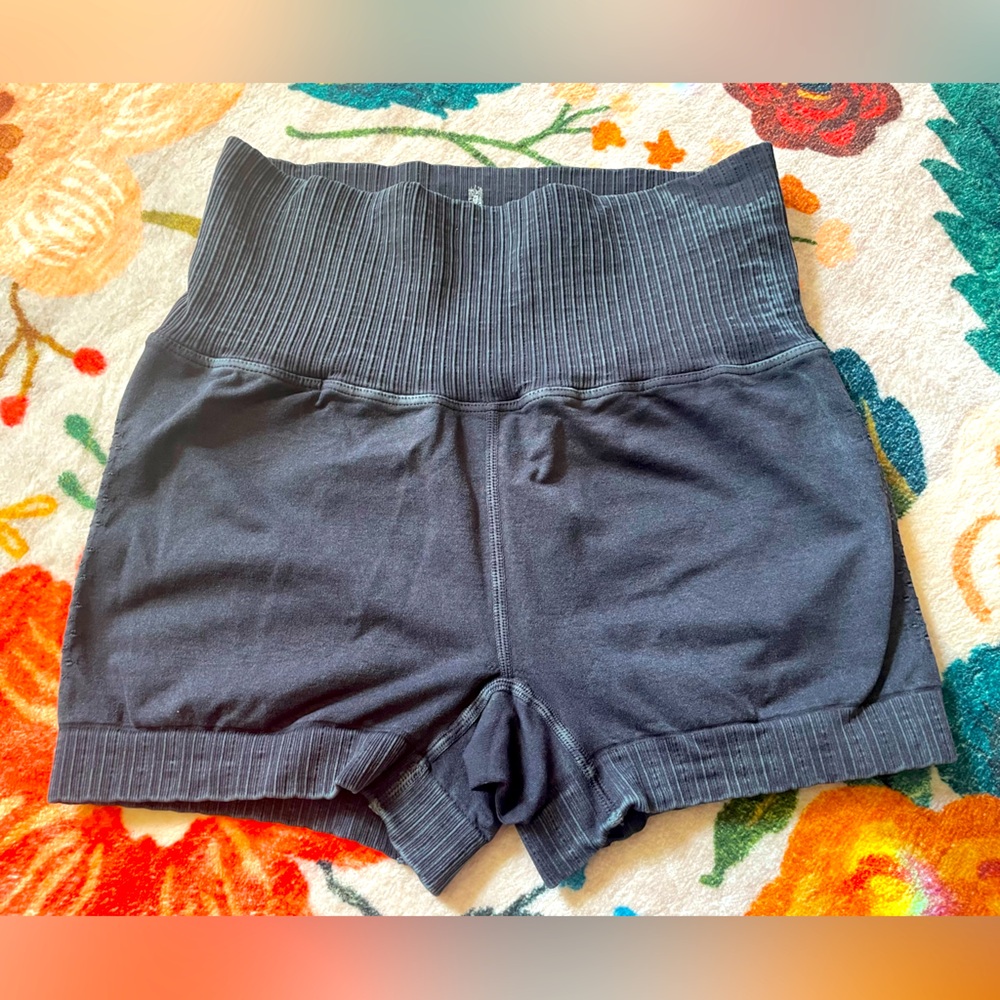 Free People Good Karma Running Shorts // EUC // FP Movement // Biker Shorts - Picture 6 of 12
